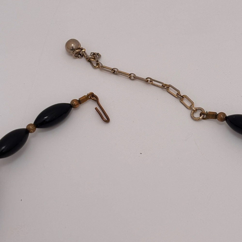 Stunning MONIES Style Statement Beaded Shell Necklace - Picture 11 of 13
